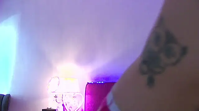 KandyCosseのライブXXXチャット