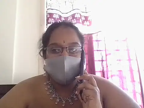 Вебкам-шоу hootypriya