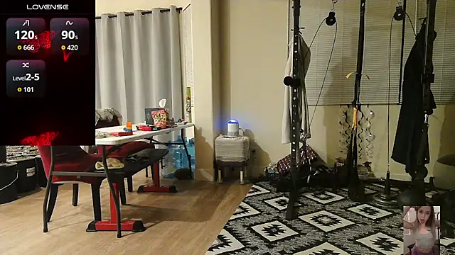 Blondiewithanass 即時 XXX 聊天