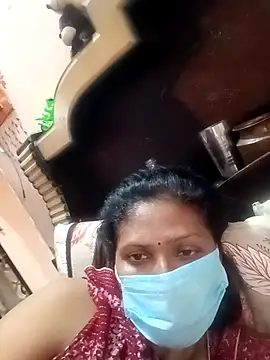 Kavita-90: διαδικτυακό σόου στην κάμερα