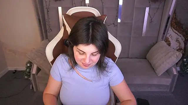 MirandaWong Adlı Modelin Canlı XXX Sohbeti