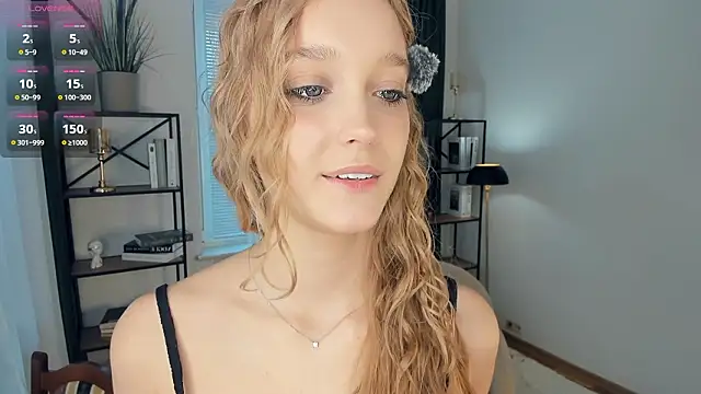 SerrenaAaのライブXXXチャ  ット