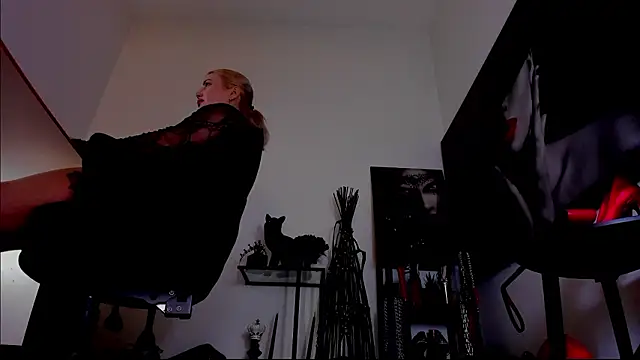 MistressDemiのライブXXXチャット