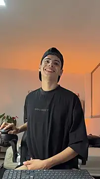 Sebastian_Reed Live XXX-Chat