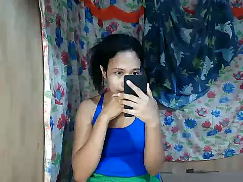 PinaySkinnyGirl élő XXX-chatje