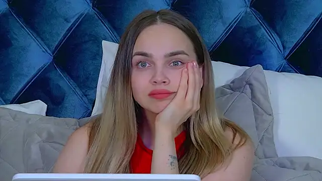 AnitaVenture Adlı Modelin Canlı XXX Sohbeti