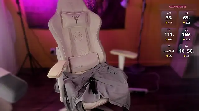 CutieMaevee: онлайн-секс-чат