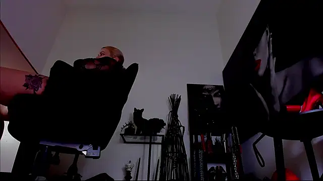 Chat XXX en directo de MistressDemi