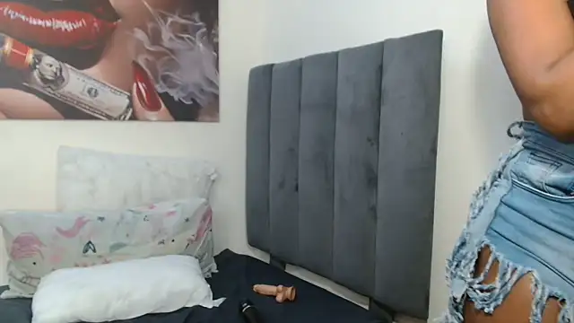 Moreish-06のライブXXXチャット