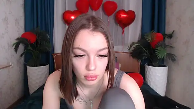 CandyGyrl live XXX chat