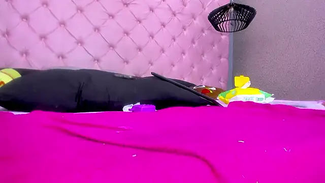 Sara-Burning- – Naživo XXX chat