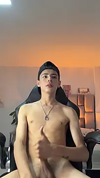 Sebastian_Reed Adlı Modelin Canlı XXX Sohbeti