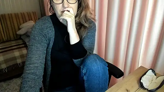 lauraoven Adlı Modelin Canlı XXX Sohbeti