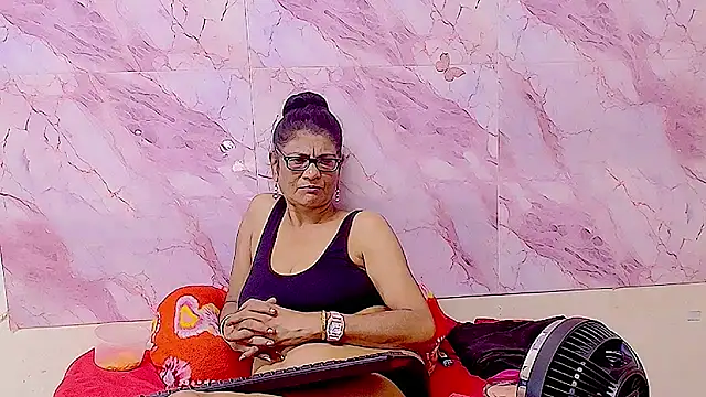 IndianAllure 现场XXX聊天