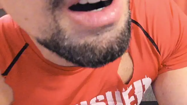 Chat XXX en directo de HotHunkTrainer