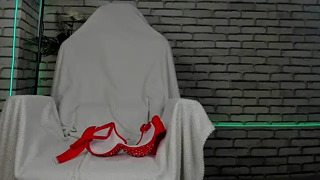 Tisha_Allure élő XXX-chatje