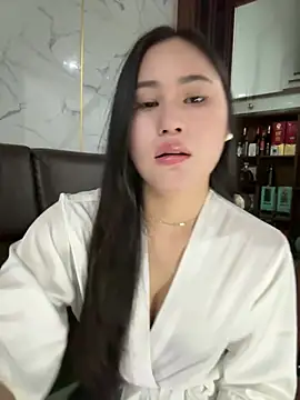 czamabe: διαδικτυακό σόου στην κάμερα