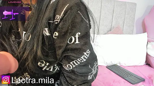 Chat +18 de MilaVelour ao vivo