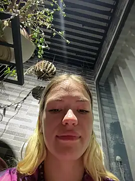 -Sexy_Barbie- élő XXX-chatje