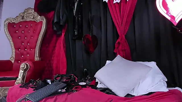 LiliThara Live XXX Chat