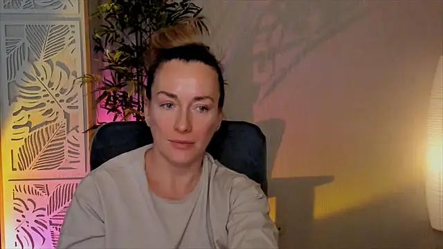 RebeccaMartinezのライブXXXチャット