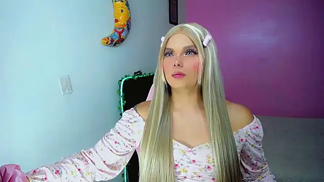 Show modela SweetKim21 na web-kameri