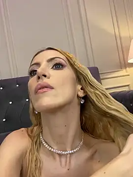 Chat XXX en directo de EllaBlake