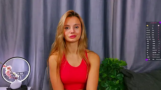 NaughtySeraphine élő XXX-chatje