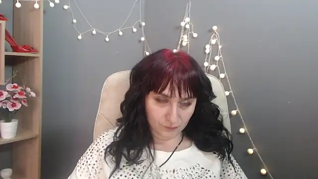 NinaFlawlees live XXX chat