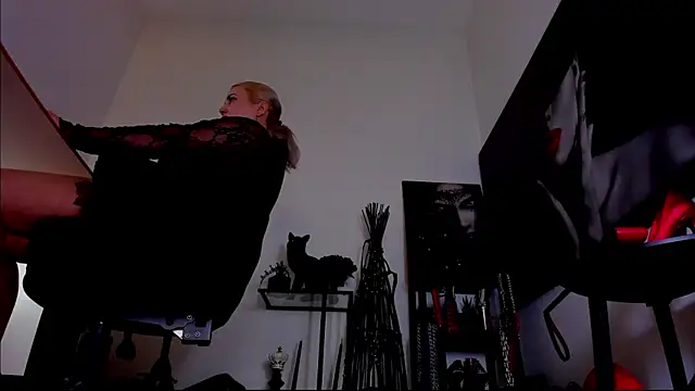MistressDemi Chat XXX live