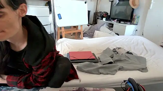 CeriseLapine Pertunjukan Webcam