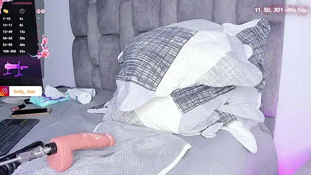 emily_fox1n Live XXX chat