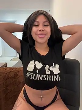 Show modela HaileyDiana na web-kameri