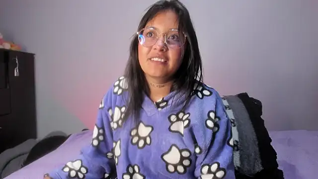 Chat +18 de Sharlottee__ ao vivo