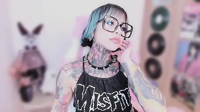 Chat +18 de NikkiRamone ao vivo