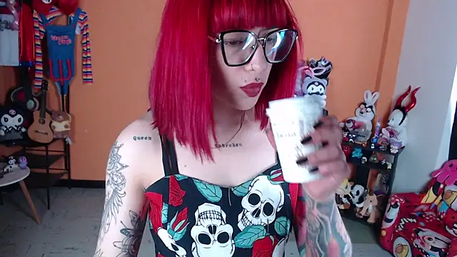 دردشة MissMiia2 الجنسية المباشرة