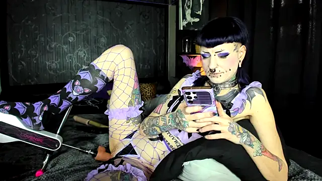 Chat XXX en directo de Purple_Coffin666