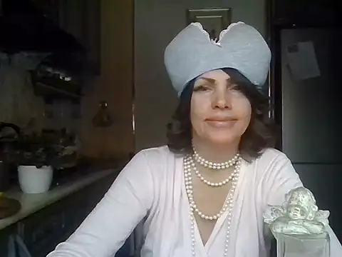 دردشة Baby-Matilda الجنسية المباشرة