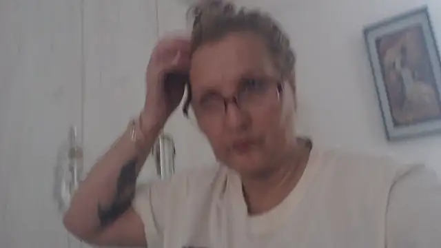 Divineblond: απευθείας συνομιλία ΧΧΧ