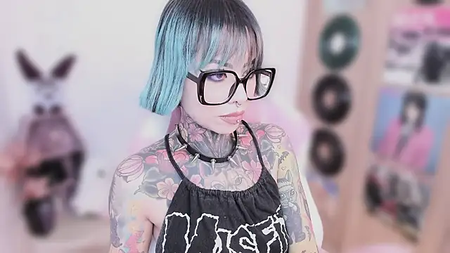 Онлайн чат XXX NikkiRamone