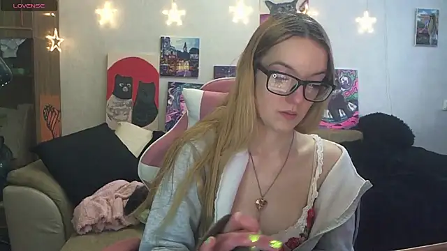 SecretSophia's Live XXX Chat