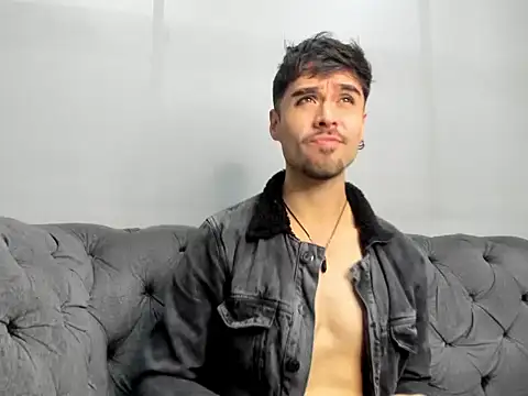 Онлайн чат XXX BrunoTurnerr