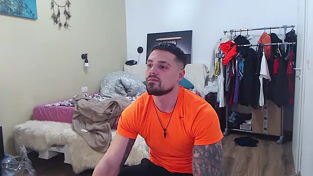 Chatroom XXX en direct de Tiberius_hunk