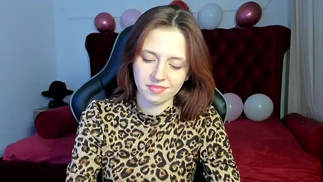 دردشة FreyaVey الجنسية المباشرة