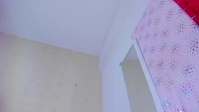 XXX chat uživo modela AMAIAA_LOVE