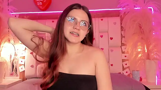 Daphne_And_Roger Chat XXX in diretta