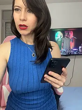 دردشة AlanaRius18 الجنس ية المباشرة