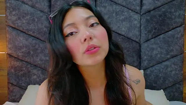 AnnieRouse__ Chat XXX in diretta