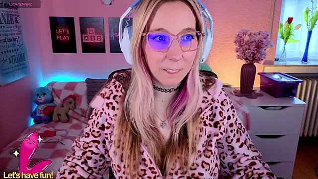 JustKerry Adlı Modelin Canlı XXX Sohbeti