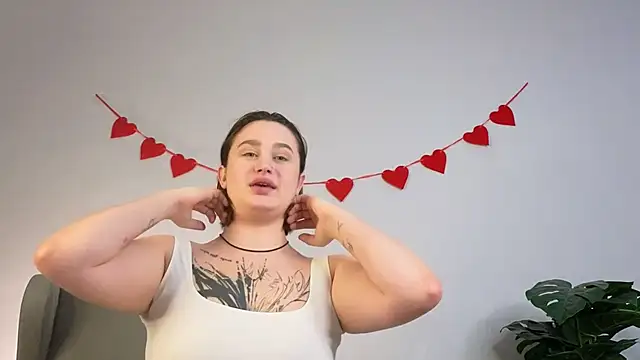 bigestetic: онлайн-секс-чат